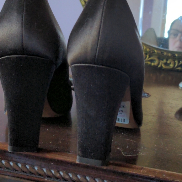 Shoes - Picture 2 of 4